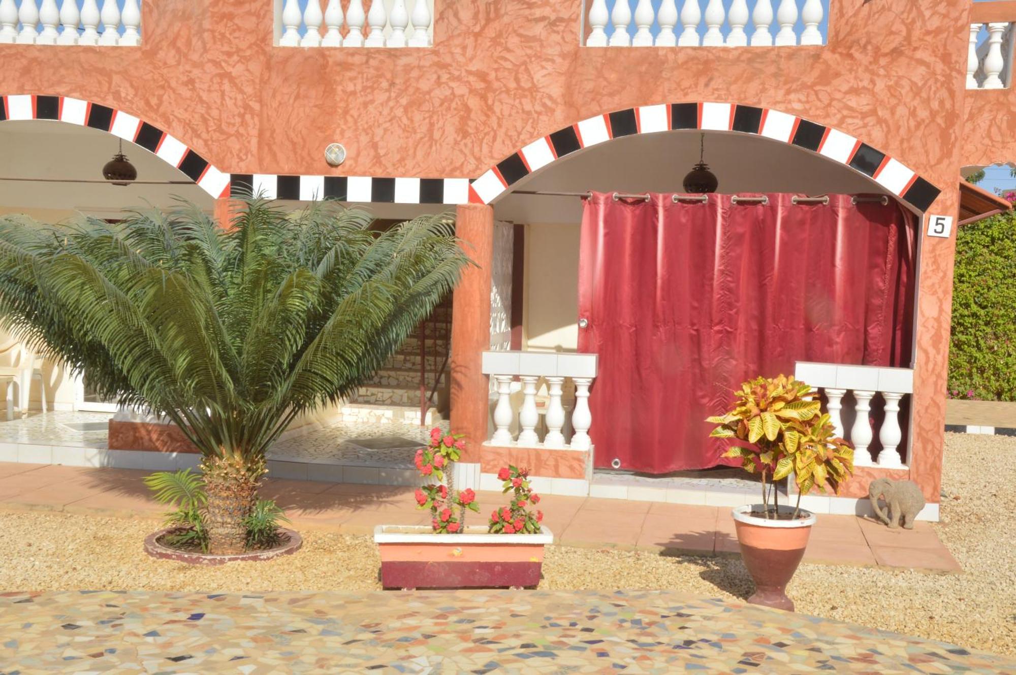 Hotel Takana Ngaparou Extérieur photo